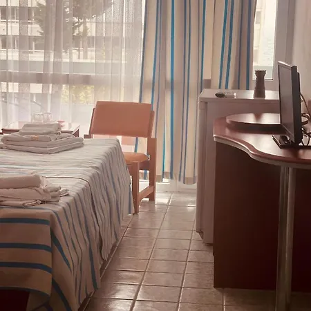 Topaz Hotel 2*